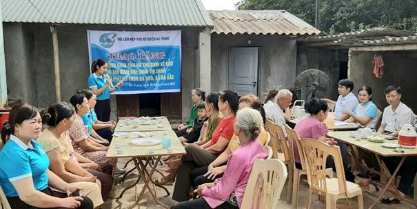 Trao bò giống sinh sản - hỗ trợ sinh kế cho hội viên đặc biệt khó khăn